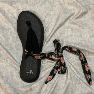 Sanuk Yoga Slinged Up Floral Print Sandals Shoes